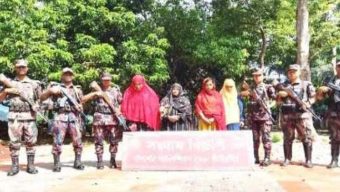 গোয়াইনঘাট সীমান্তে জনতার হাতে ধরা পড়লেন চার নারী