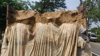 সিলেটে বালুর নিচে চিনি বাণিজ্য
