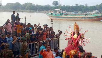 ছাতকে প্রতিমা বিসর্জনের মধ্য দিয়ে শেষ হলো দুর্গাপূজা