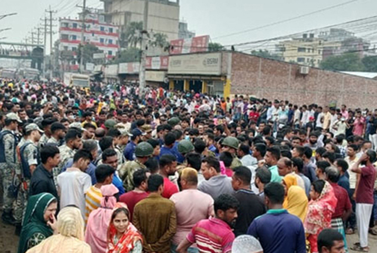 আশুলিয়ায় শ্রমিক-আইনশৃঙ্খলা বাহিনীর সংঘর্ষে নিহত ১, গুলিবিদ্ধ ৪