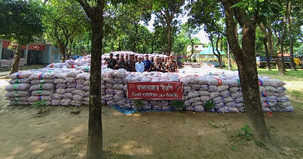 দোয়ারাবাজারে অবৈধপথে পাচারকালে দেশি ও ভারতীয় মালামাল আটক