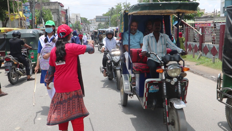 ট্রাফিক পুলিশে নিয়োগ পাচ্ছে ৭০০ শিক্ষার্থী