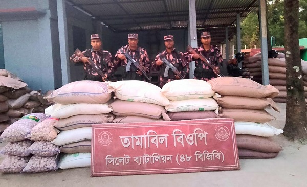 সিলেট সীমান্তে দেড় কোটি টাকার চোরাই পণ্য জব্দ