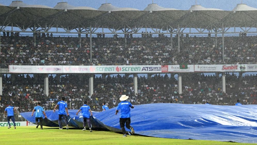 বৃষ্টির হানা সিলেটে, পিচ ঢাকা আছে কভারে