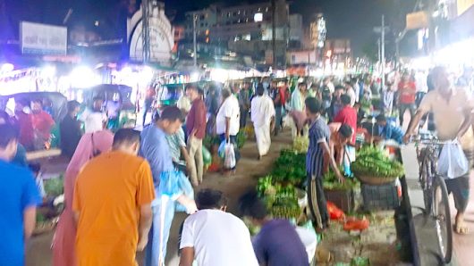 সিলেটের পাইকারি বাজারে কমেছে সবজি-মুরগির দাম