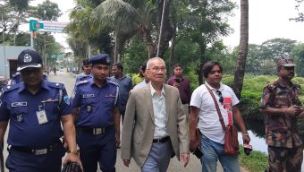 আখাউড়া হয়ে ভারতে গেলেন সন্তু লারমা