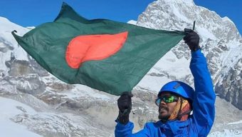 ইতিহাস গড়ে এভারেস্ট জয় করলেন বাংলাদেশি শাকিল