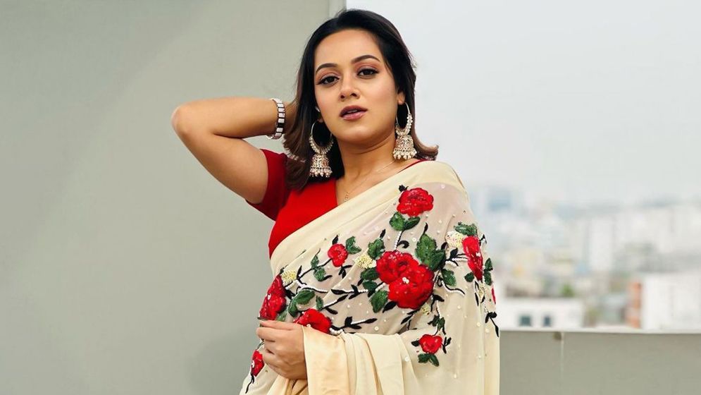 মাসে কত আয় করেন দীঘি, জানালেন নিজেই