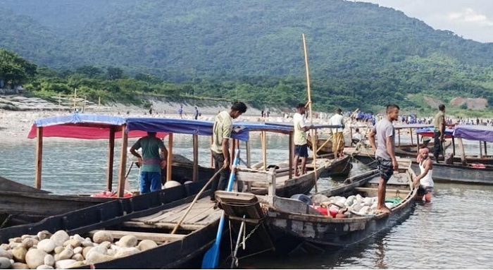 সাদা পাথর থেকে লুট হওয়া ১ লাখ ঘনফুট পাথর উদ্ধার
